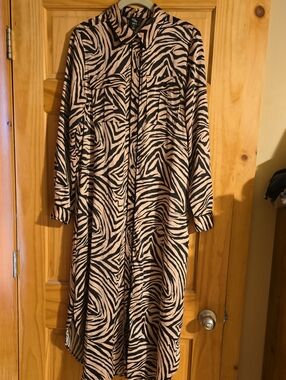 Bar III Beige and Black Zebra-Print Long Sleeve Shirt Dress